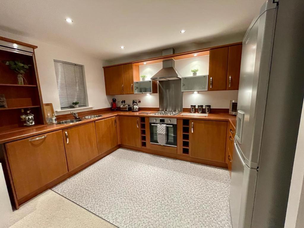 Sea View Apartment At The Beach! Llanelli Buitenkant foto